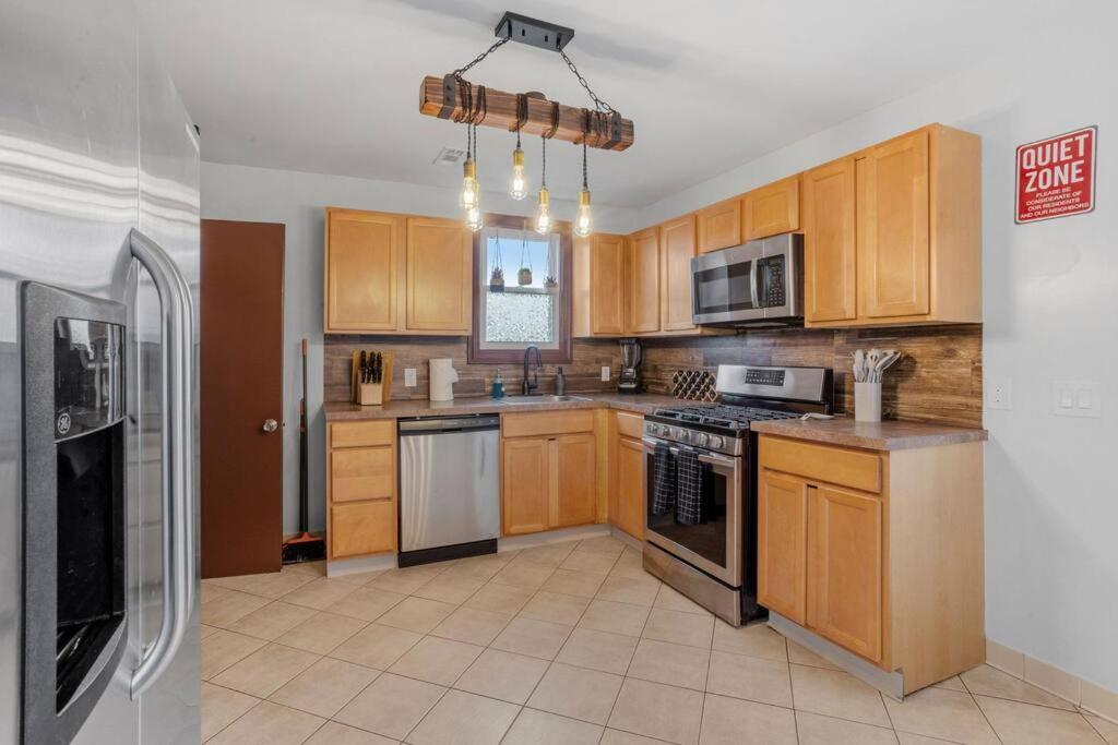 Renovated 6br 2ba Ac And Game Holiday home